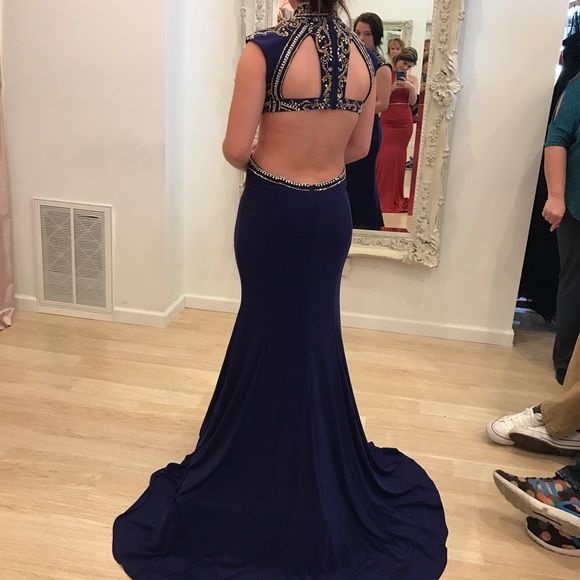 Prom dress - Picture 2 of 6
